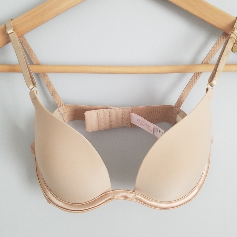 Victorias Secret very sexy push-up bra